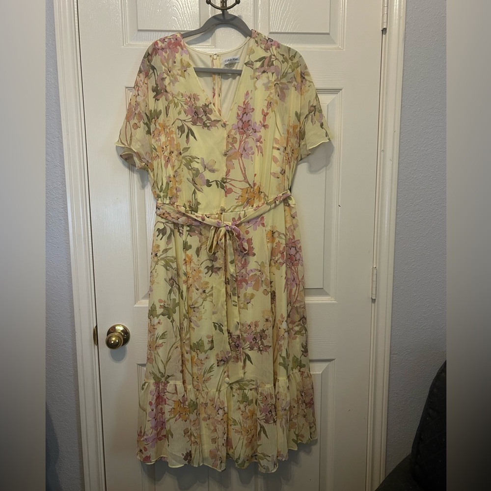 NWT 18W Calvin Klein Yellow Floral Flutter Sleeve Dress